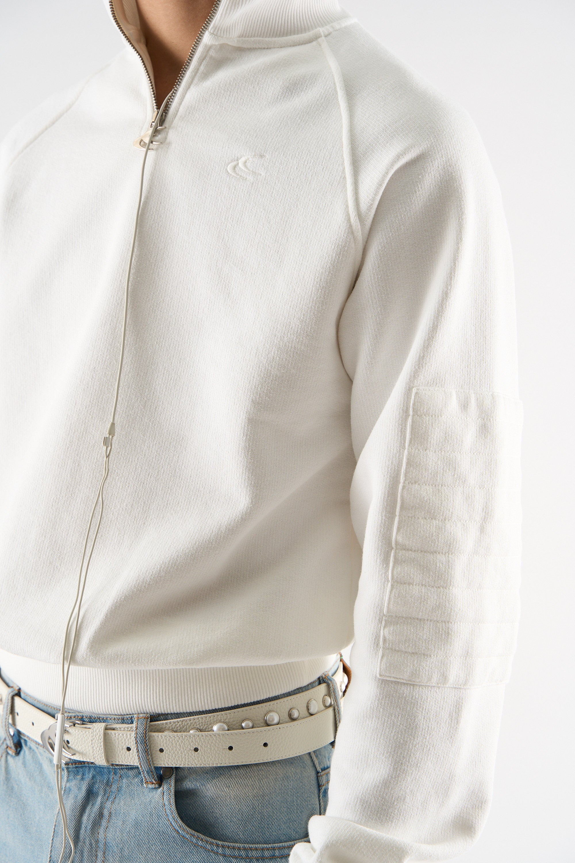 Bow Quarter Ecru Zip