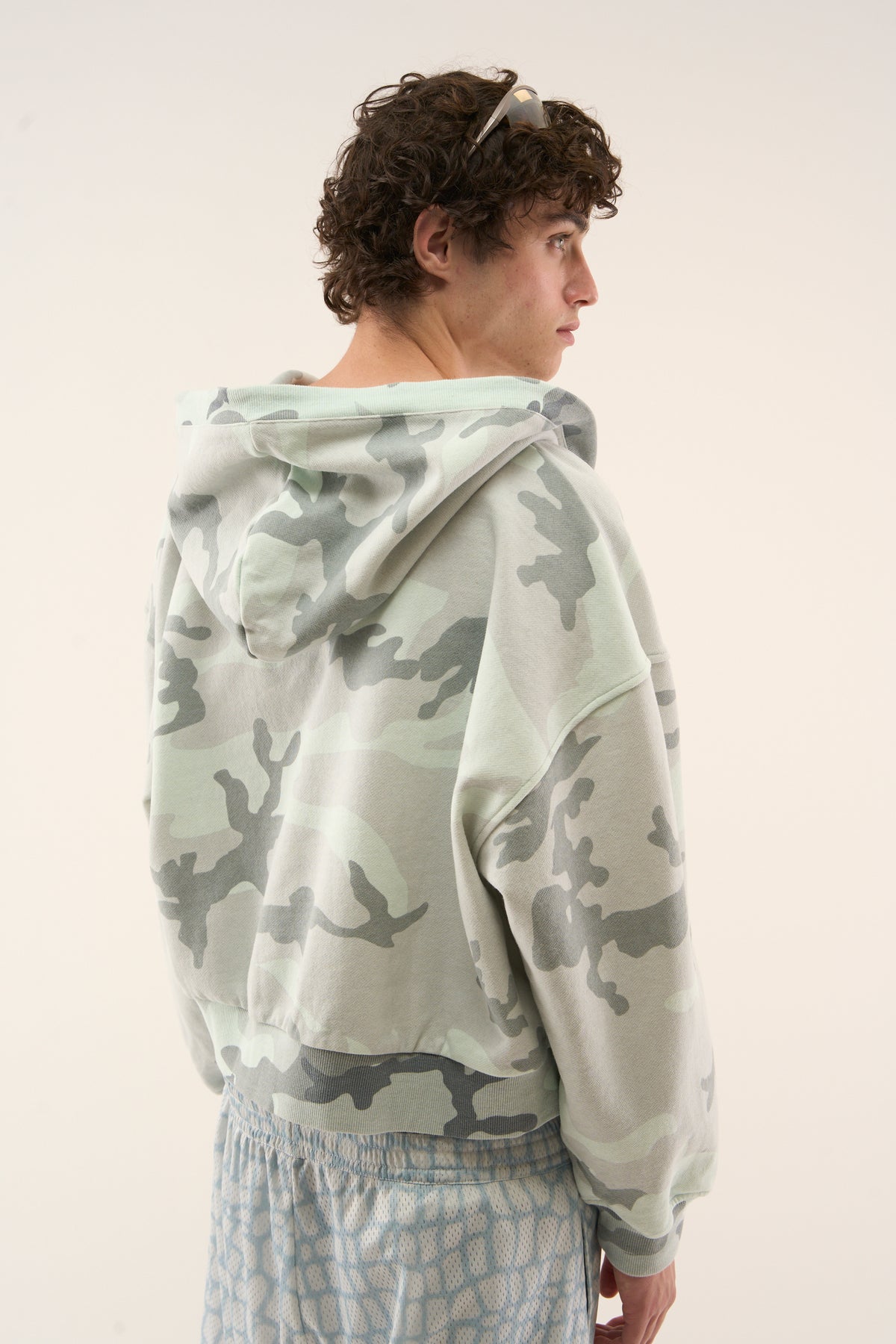 Confused Grey Camo Zipper – Scuffers