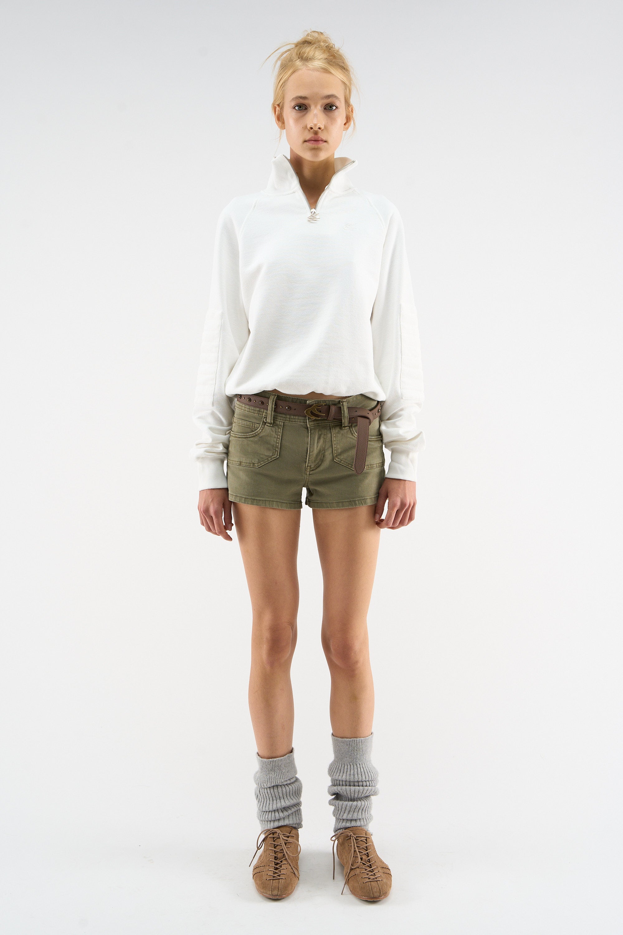 Bow Quarter Ecru Zip