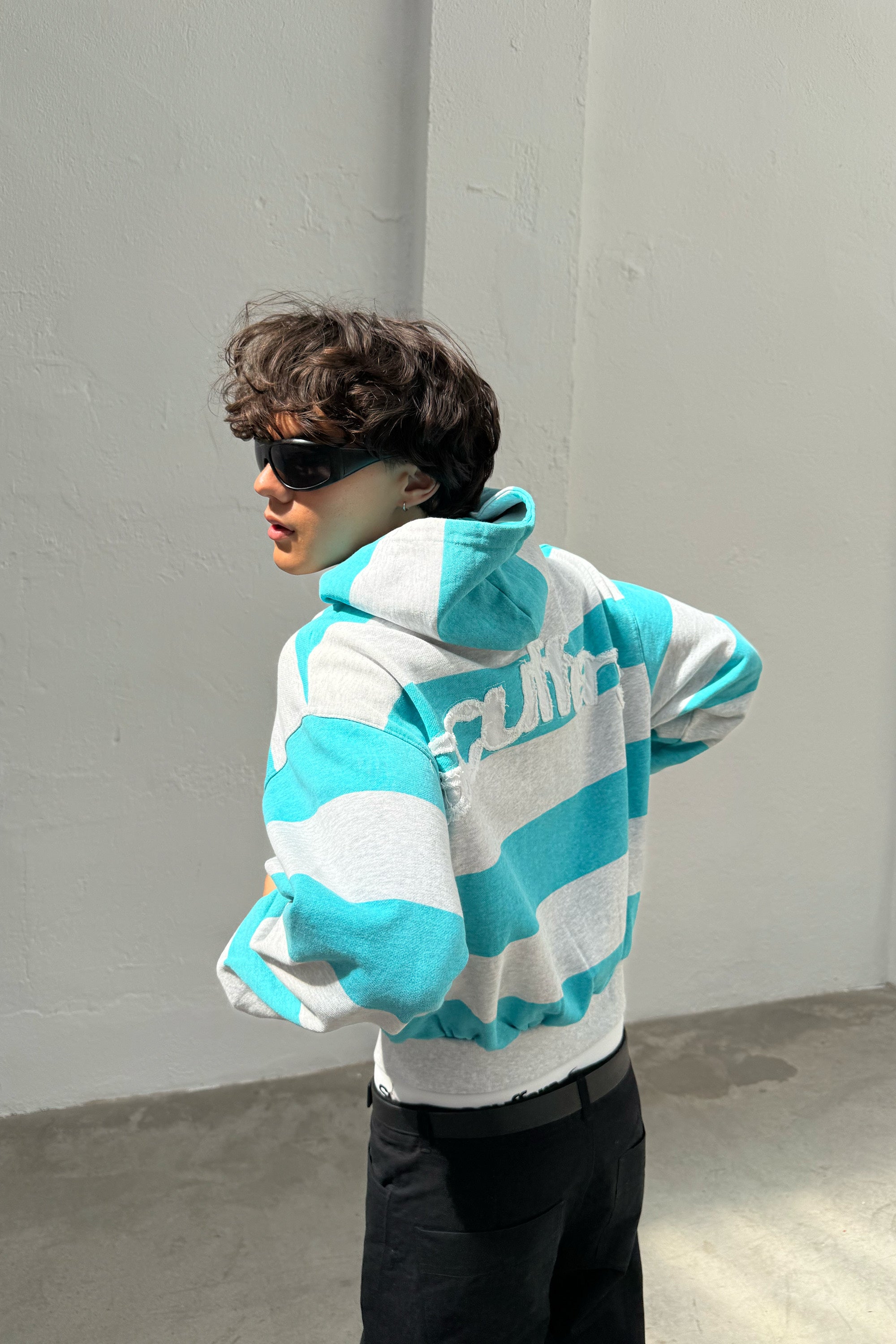 Club Turquoise Zipper