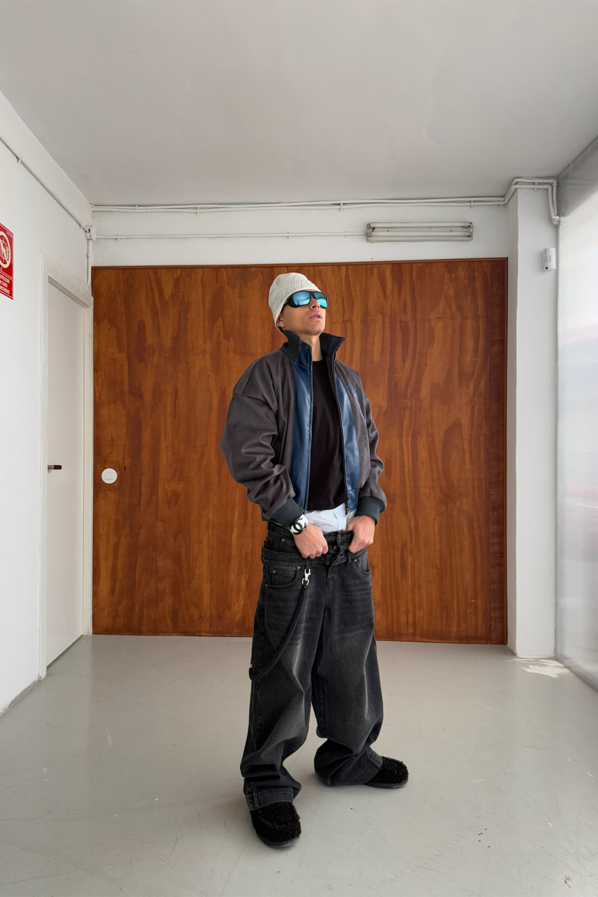 Pool Navy Zipper – Scuffers