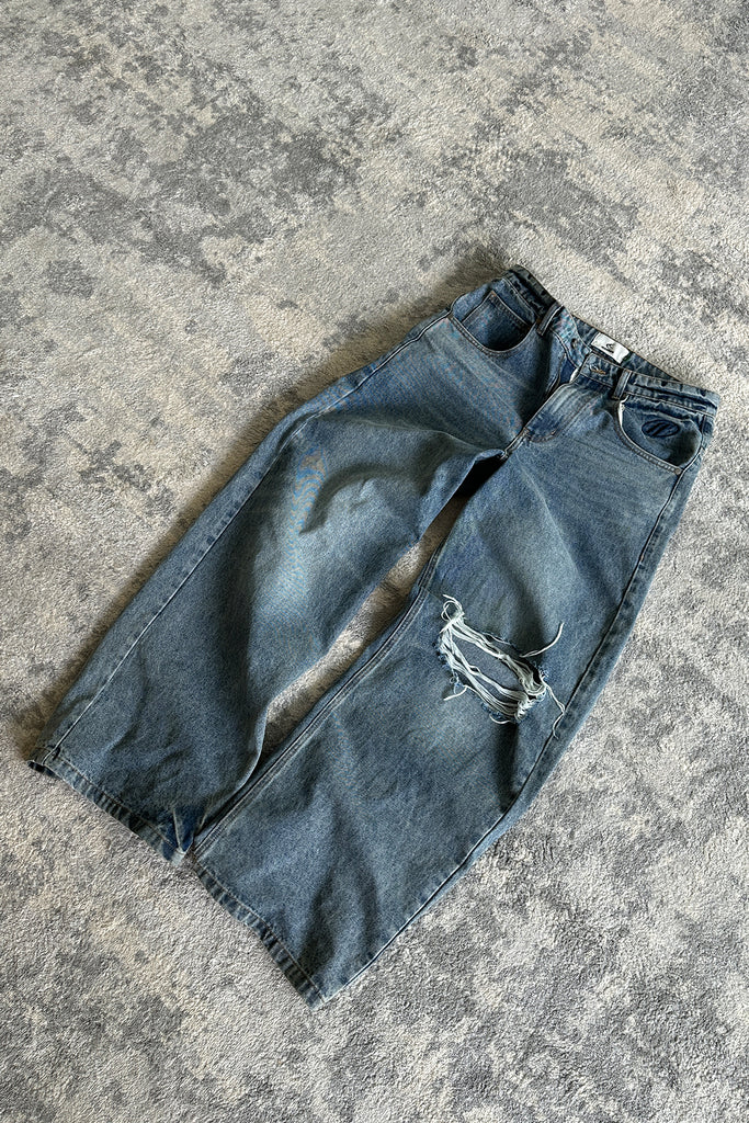 Ripped Oversize Washed Blue Jeans