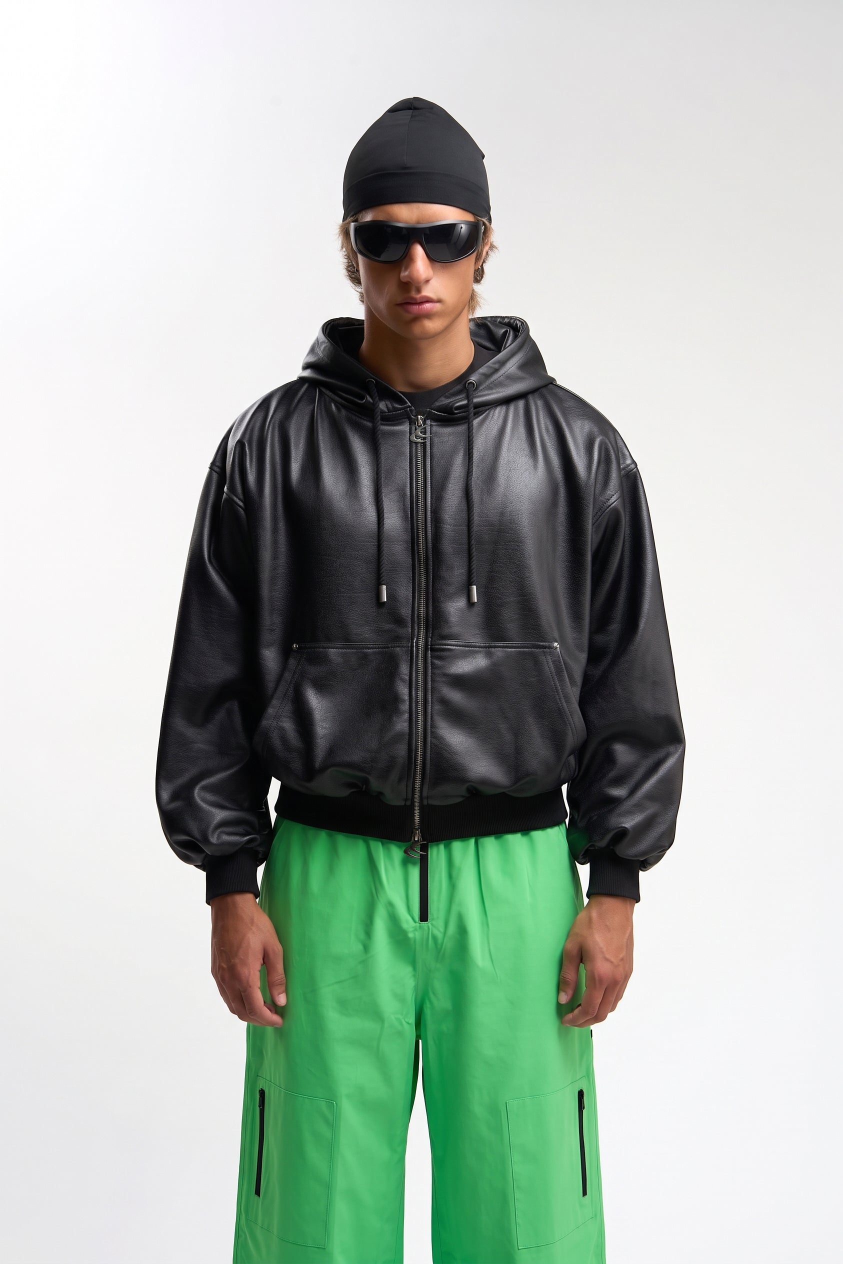 Cuir Black Zipper